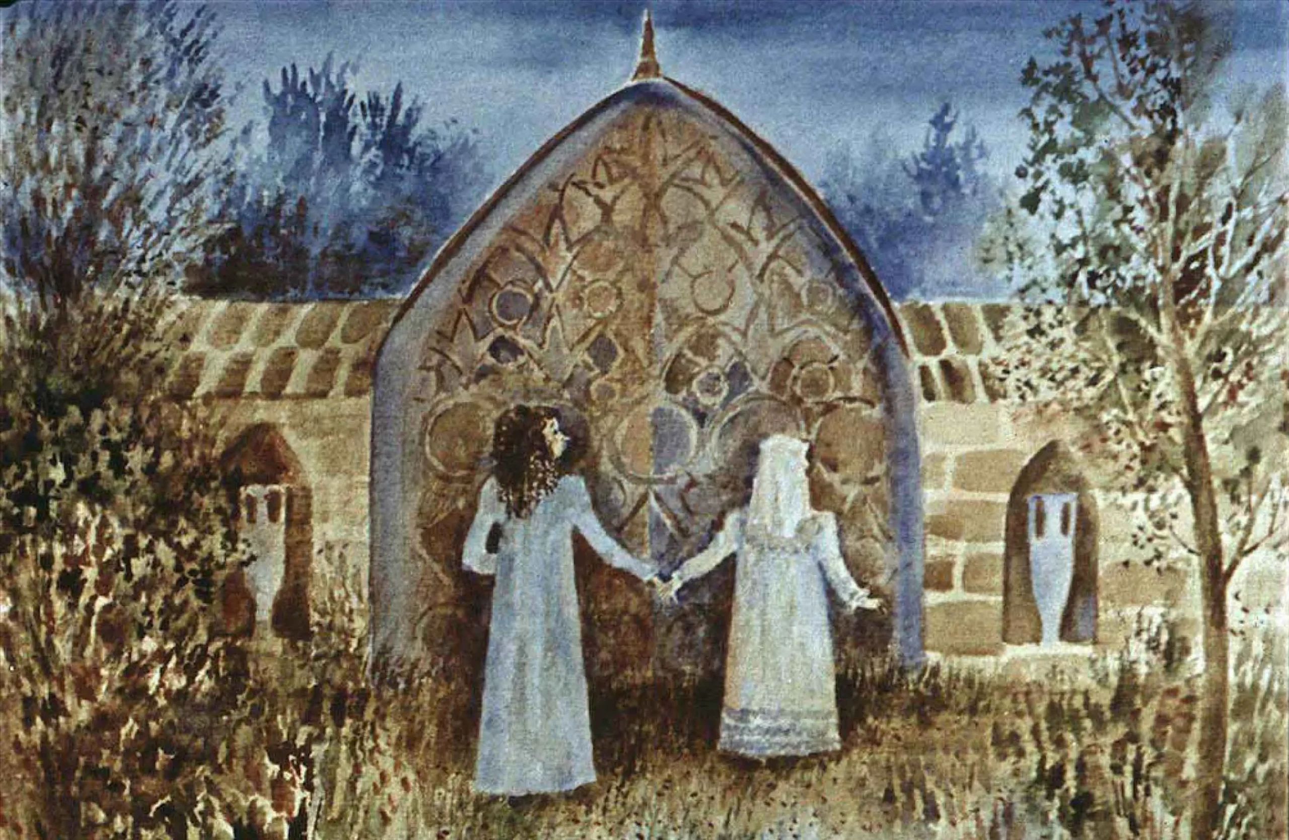 Ilustrație cu două femei în fața unei porți decorative, una dintre ele ține mâna celeilalte, pe fundal cu vegetație.