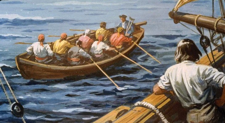 O scenă maritimă în care o barcă cu mai mulți oameni vâslește pe apă, în timp ce o persoană stă pe o ambarcațiune mai mare, observând.