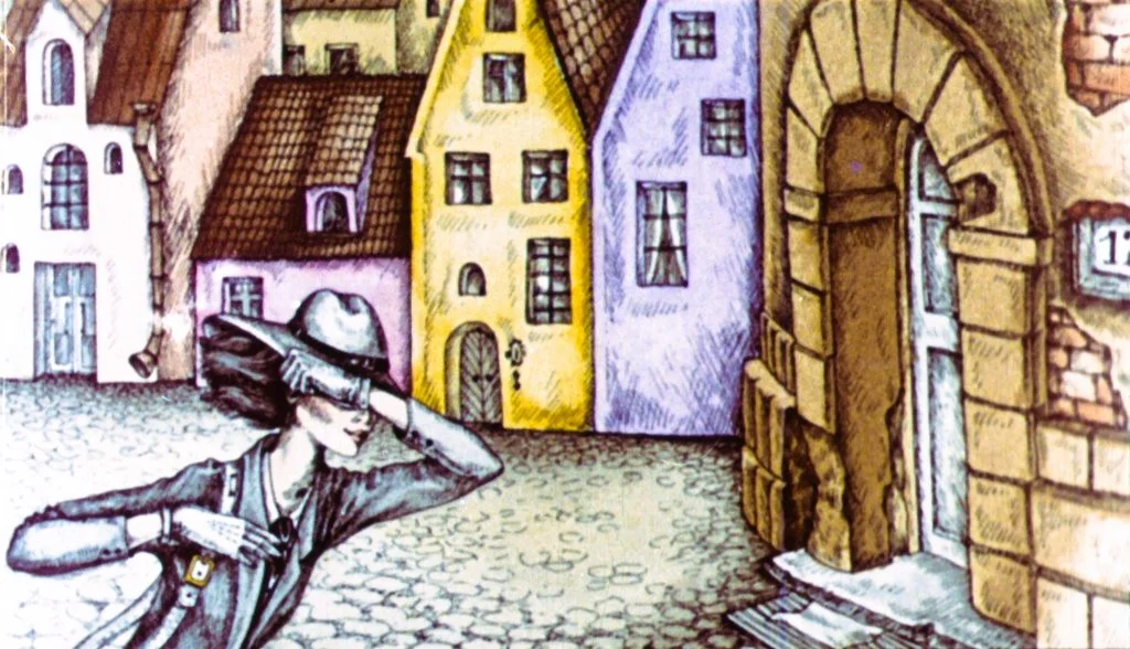 O ilustrație colorată care prezintă o scenă de stradă cu case colorate și o femeie purtând o pălărie, care își acoperă ochii cu o mână.