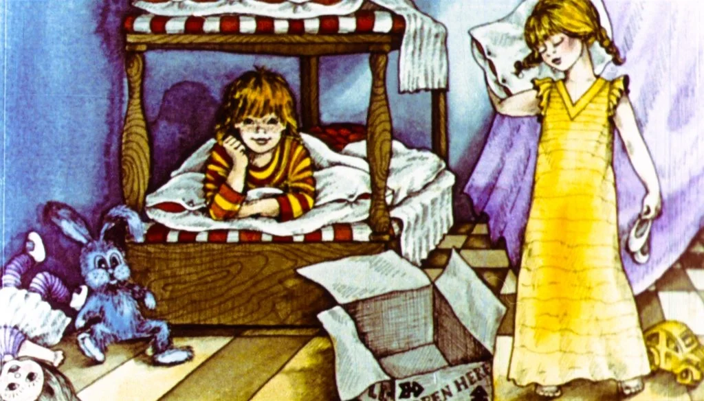 Ilustrație cu un băiat în pijama cu dungi stând în pat și o fată cu o rochie galbenă care se uită la el, înconjurați de jucării.