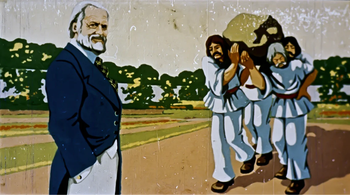 Imagine artistică cu un bărbat îmbrăcat elegant care privește spre patru persoane îmbrăcate simplu, în fundal se află un peisaj.