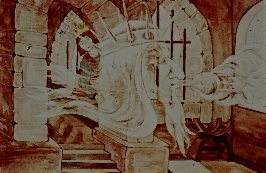 O ilustrație care prezintă o scenă dintr-un castel, cu o figură feminină în coroana ce pare a fi reprezentată într-un moment dramatic.