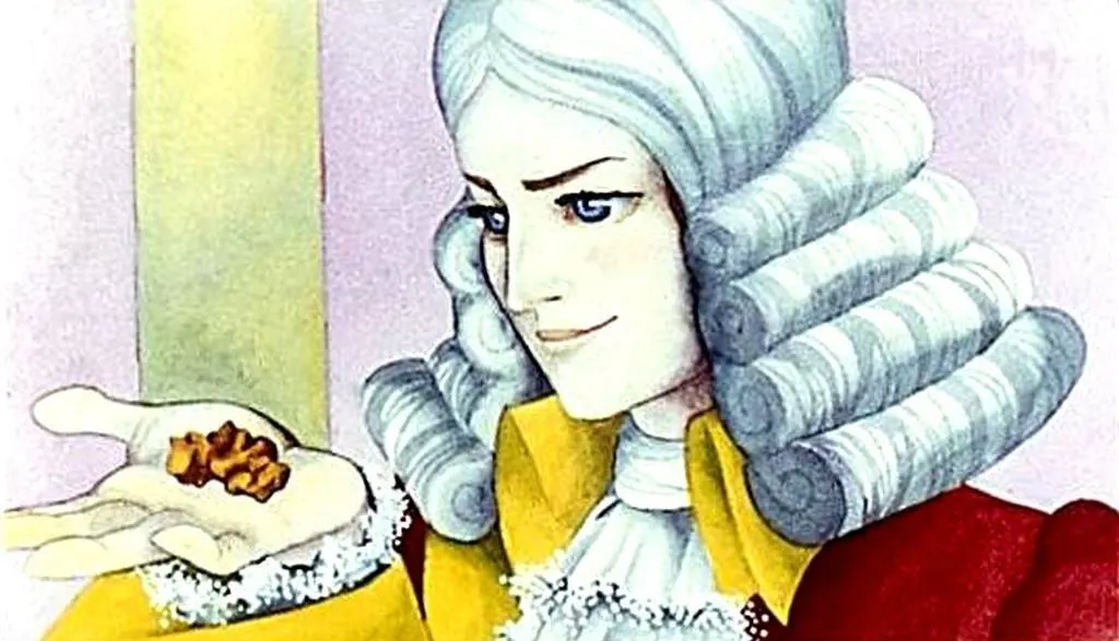 Un bărbat cu părul ondulat și îmbrăcat într-o mantie galbenă și roșie, zâmbind în timp ce privește cu interes la o mână plină de obiecte.