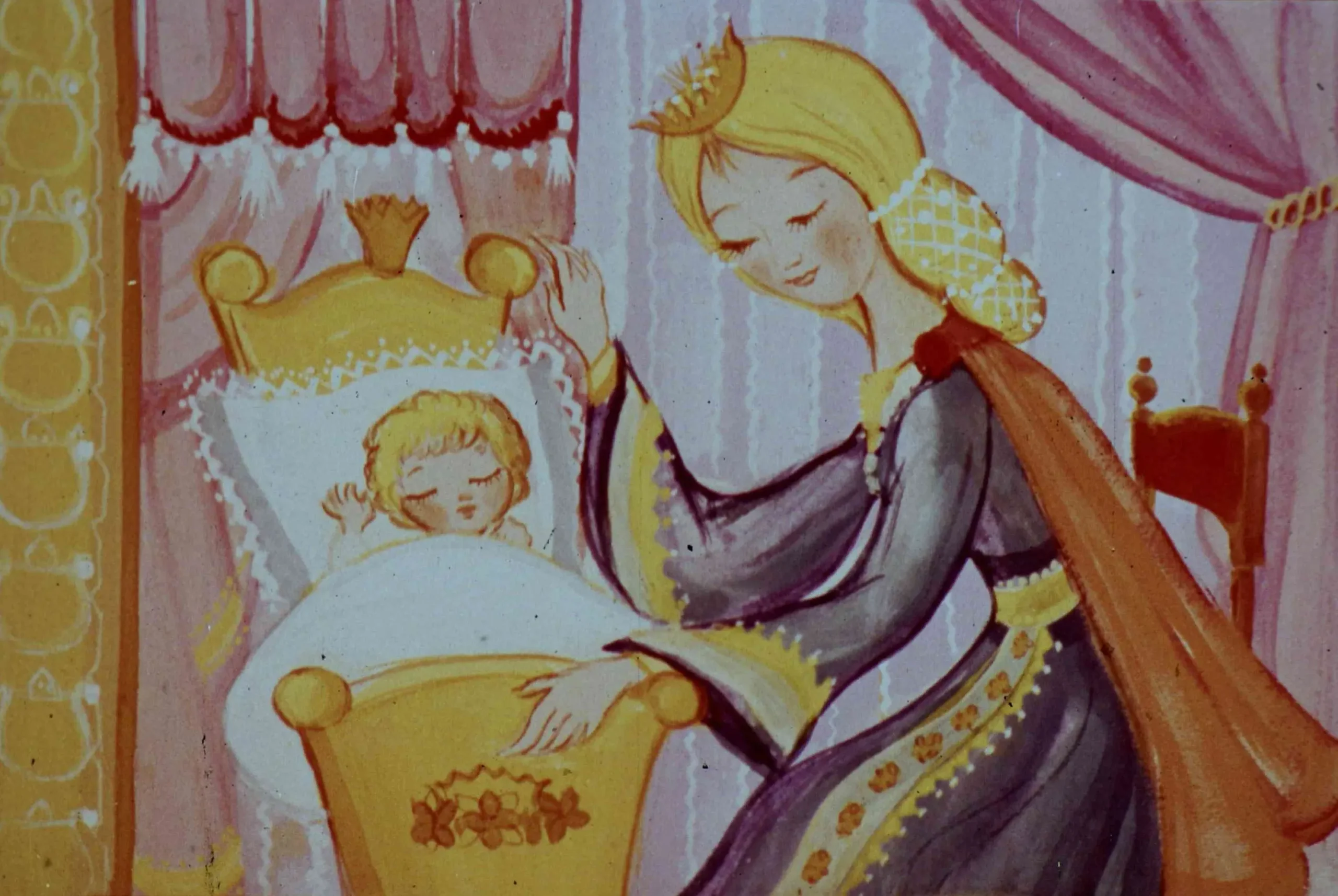 Ilustrație colorată cu o femeie îmbrăcată în rochie regală, zâmbind și atingând un scaun cu un copil care doarme în pat.