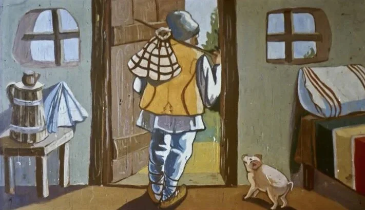 Imagine cu un moș îmbrăcat în haină tradițională, stând în fața ușii, cu un purcel lângă el, într-o scenă ilustrare dintr-o poveste.