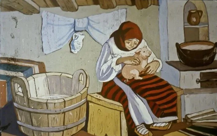 O femeie care spală un purcel și îi oferă îngrijire, într-un interior rustic.