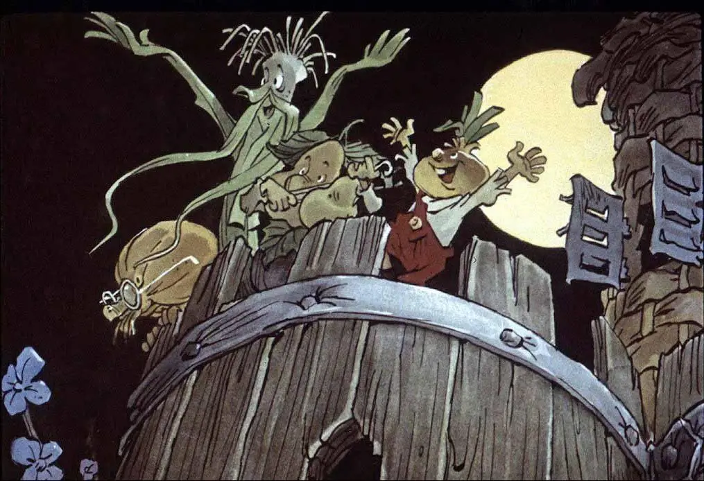 Patru personaje animate se bucură pe un zid de lemn sub lumina unei luni pline.