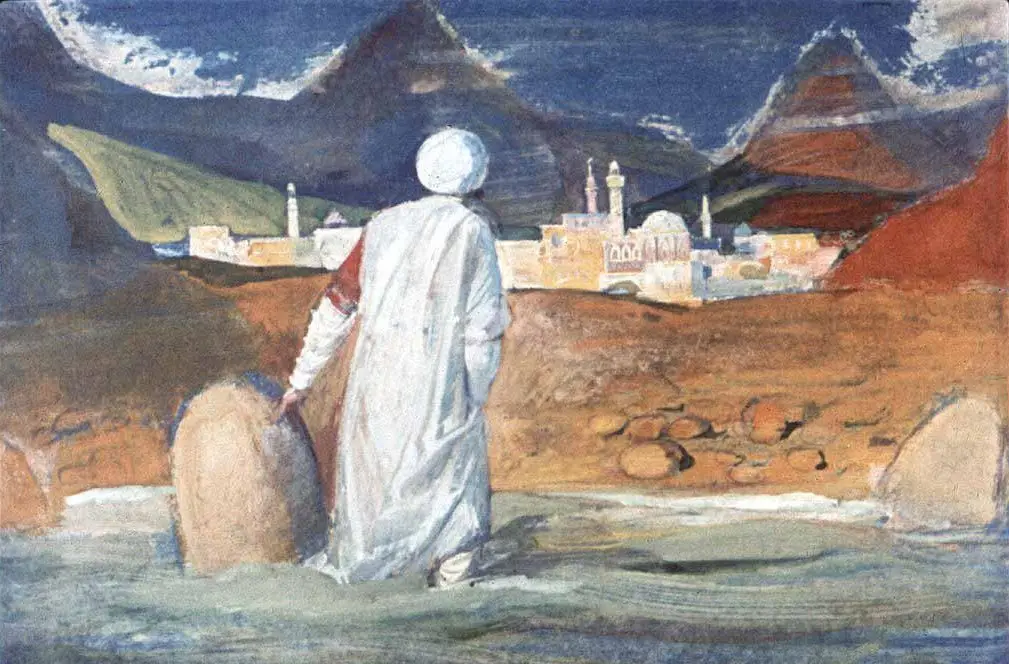 O pictură cu o persoană care poartă o robă albă și o pălărie, îndreptându-se spre un oraș situat într-o regiune montană, cu clădiri visible pe fundal și munți în depărtare, înconjurat de un peisaj natural.