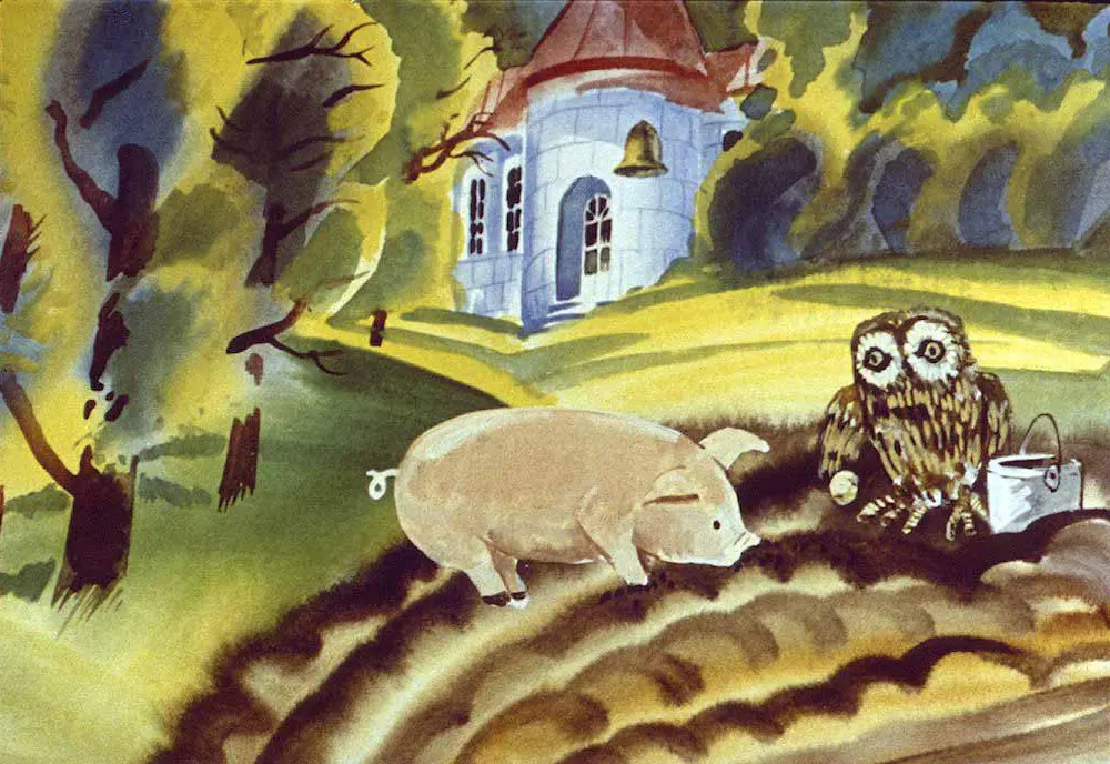 Ilustrație cu un porc în prim-plan pe un câmp, alături de o bufniță care stă lângă o găleată, cu o casă înfundată în fundal și copaci pe laterale.