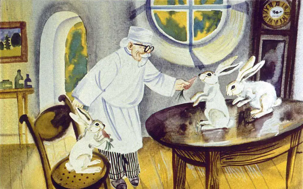 O ilustrare colorată a unui bărbat în vârstă, îmbrăcat în halat alb, care interacționează cu trei iepuri pe o masă, iar un alt iepure stă pe un scaun.