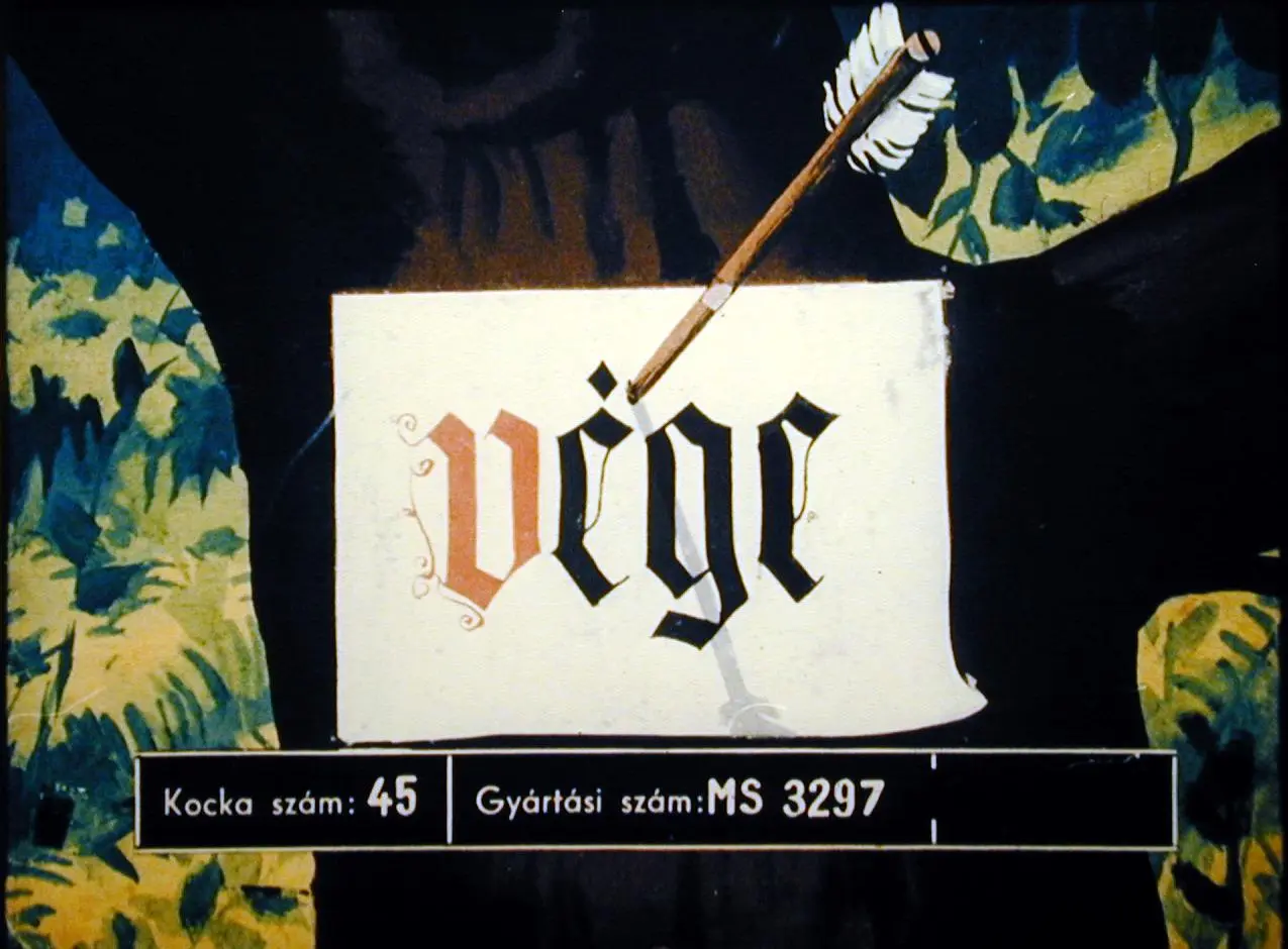 Un panou cu text care include detalii despre un obiect: 'Kocka szám: 45', 'Gyártási szám: MS 3297' și cuvântul 'SFARSIT' scris în litere mari.