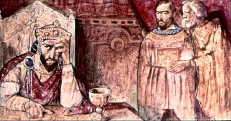 Ilustrație istorică care înfățișează un rege gânditor, cu doi bărbați, unul dintre ei purtând o carte, în fundalul unei încăperi decorate.